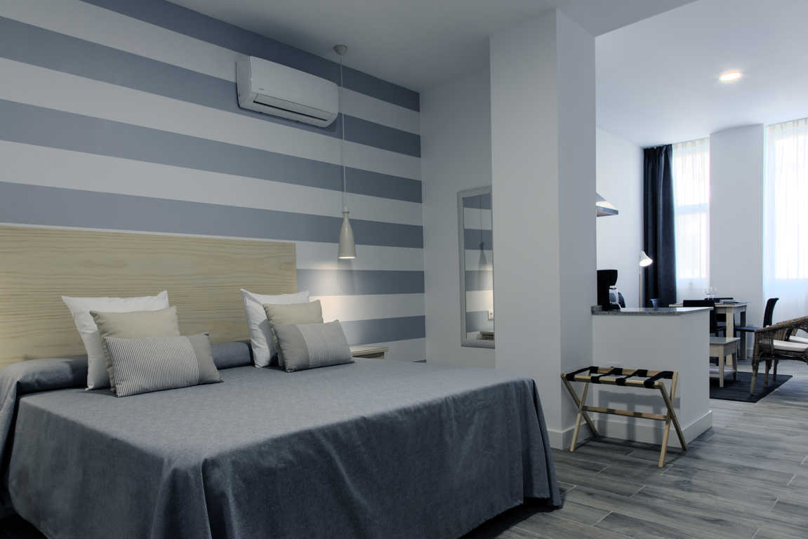 estudio familiar cama matrimonio reducida