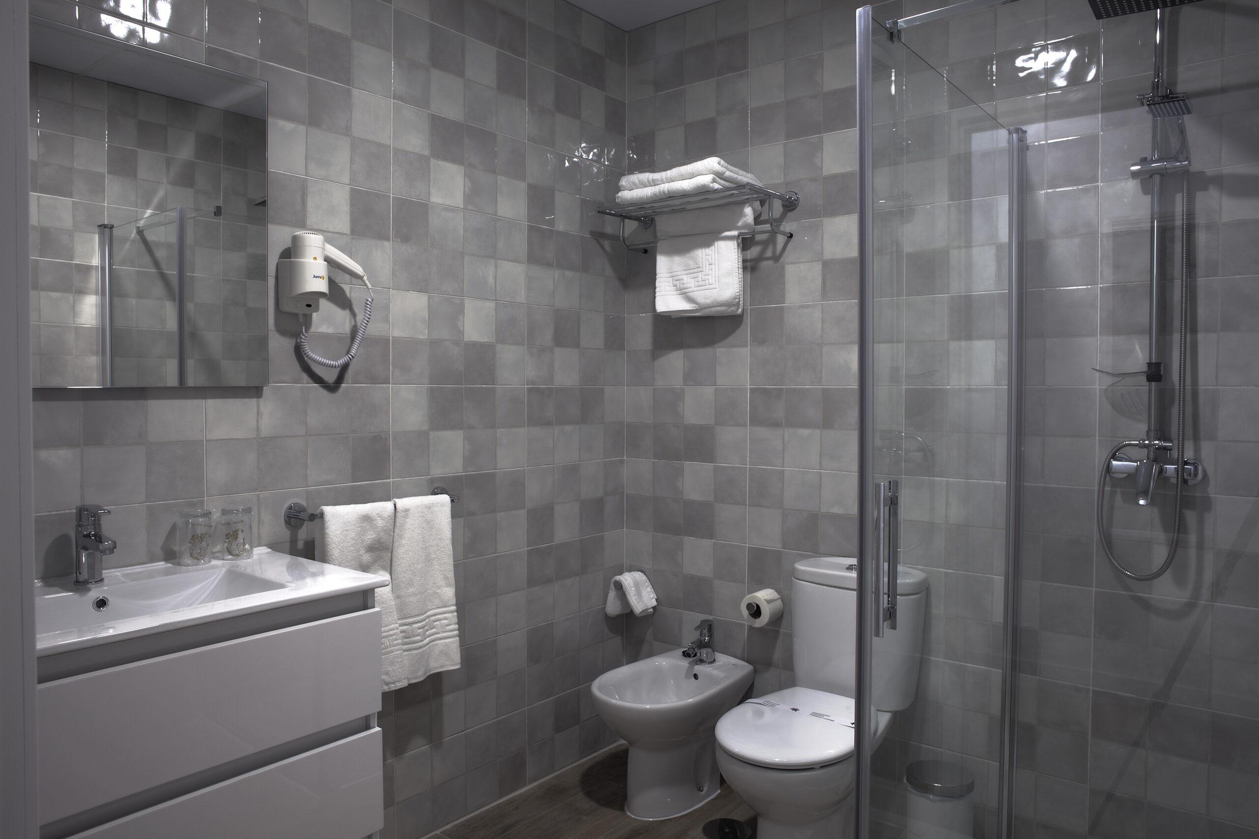 baño estudio estándar dos camas #1